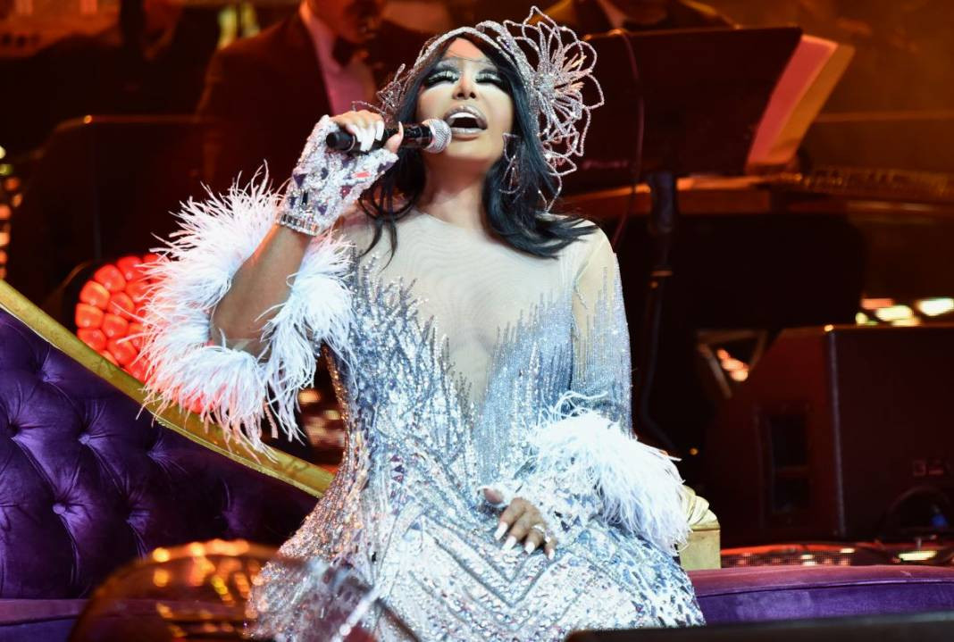 Türk Müziğinin divası Bülent Ersoy makyajsız yakalandı! Görenler tanıyamadı - Resim: 20